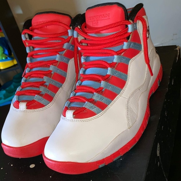 Jordan 10s Chicago - Picture 4 of 5